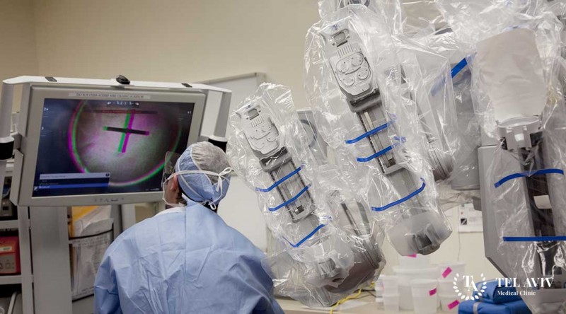 Robotic and laparoscopic surgery of the pancreas